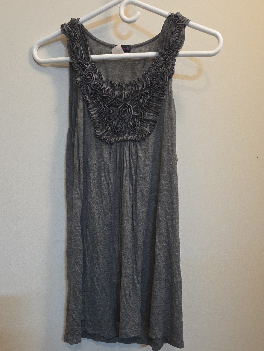 Agenda Gray Floral Appliqué Tank Top (Yy30)